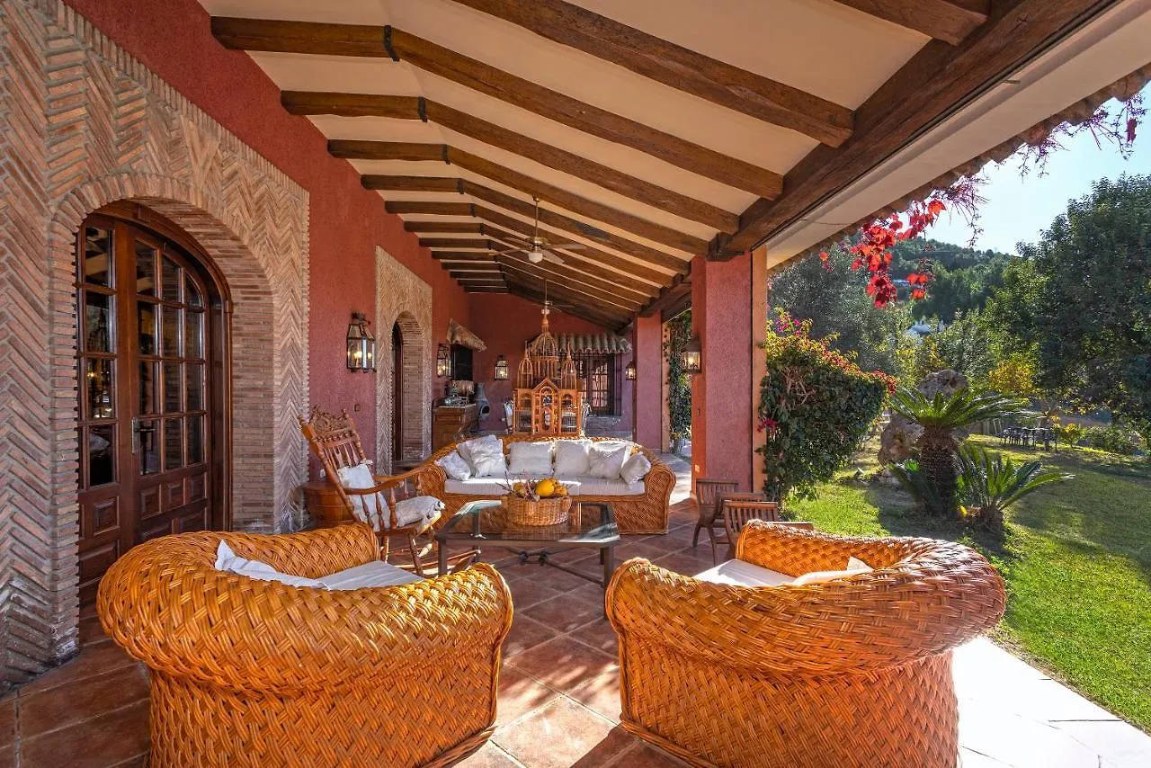 Casa Flores con Piscina interior climatizada Alcaucín