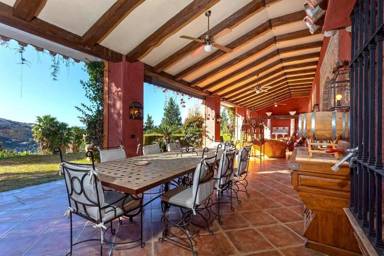 Casa Flores con Piscina interior climatizada Alcaucín Villa
