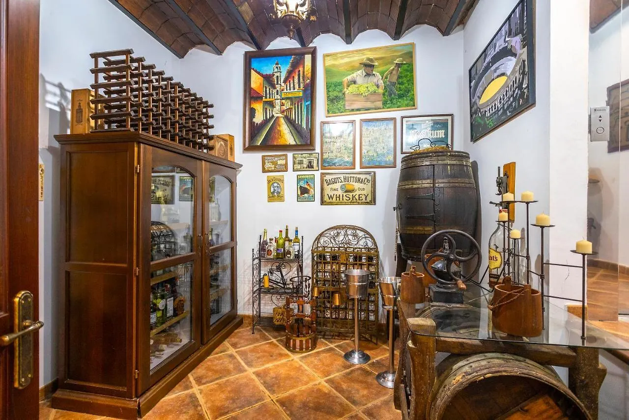 Casa Flores con Piscina interior climatizada Alcaucín Villa