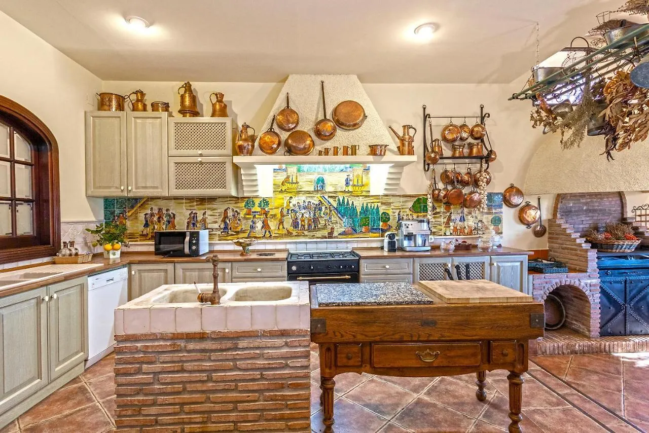 Villa Casa Flores con Piscina interior climatizada Alcaucín