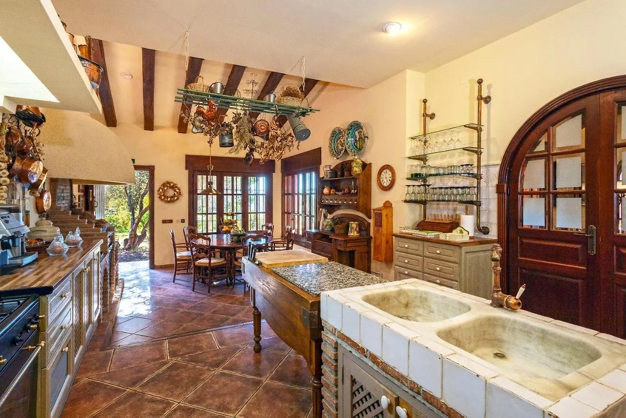 Villa Casa Flores con Piscina interior climatizada Alcaucín España